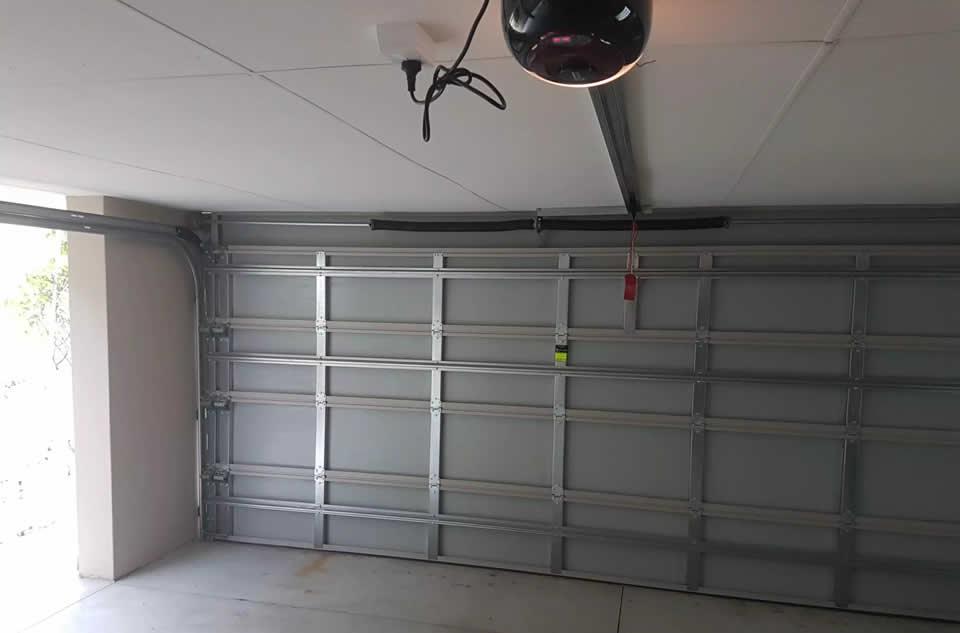 garage door servicing